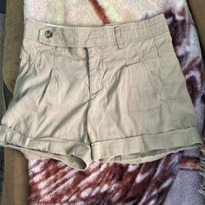 Vince Size 2 teens/junior khaki color shorts good condition hardly worn